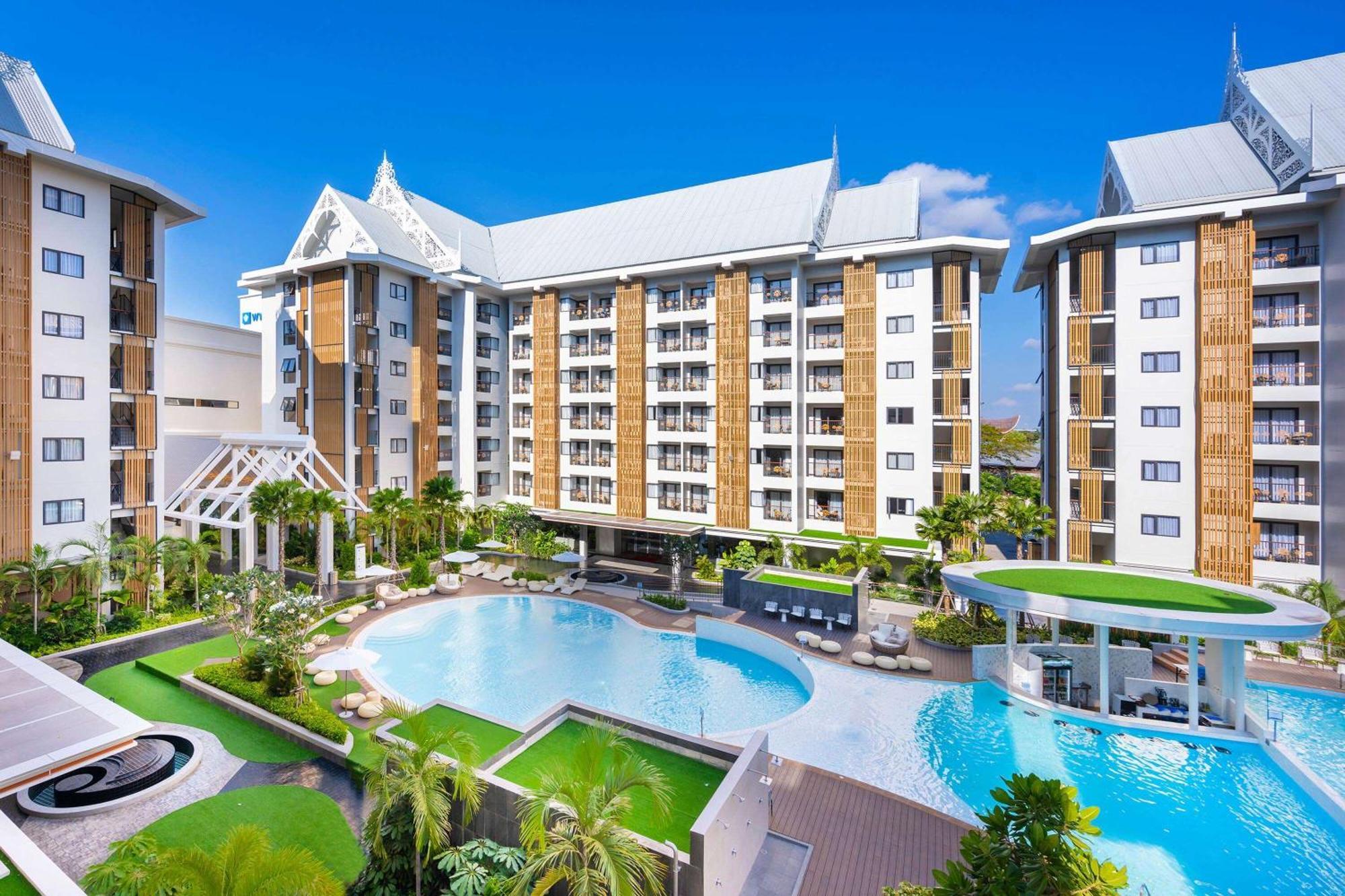 Wyndham Jomtien Pattaya Hotel Na Chom Thian Exterior foto