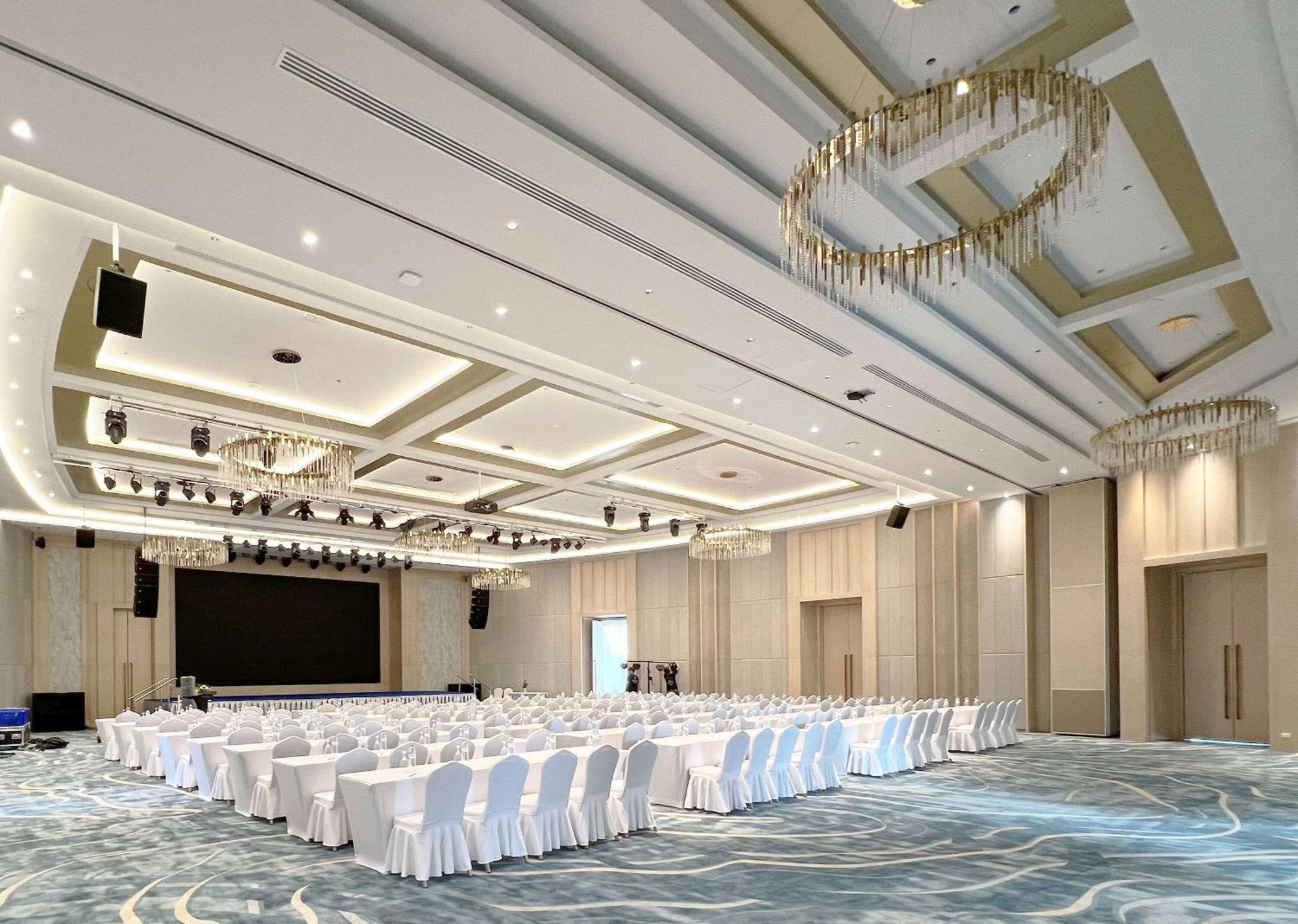 Wyndham Jomtien Pattaya Hotel Na Chom Thian Exterior foto