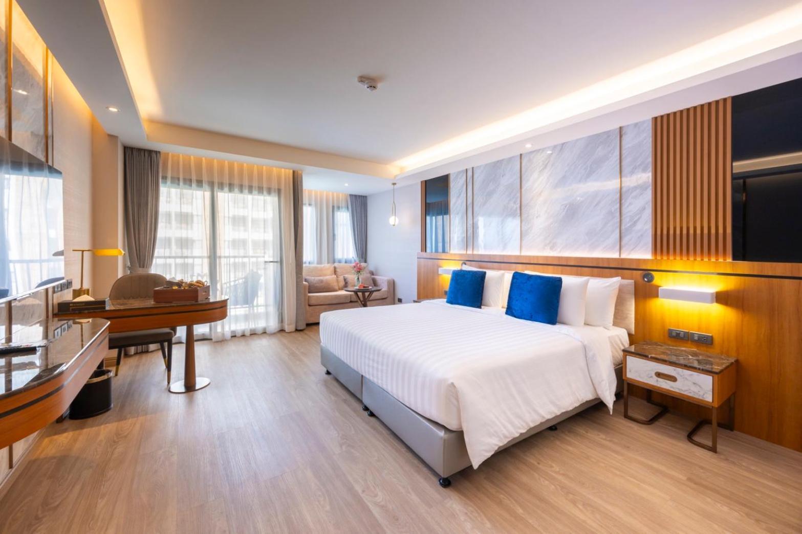 Wyndham Jomtien Pattaya Hotel Na Chom Thian Exterior foto