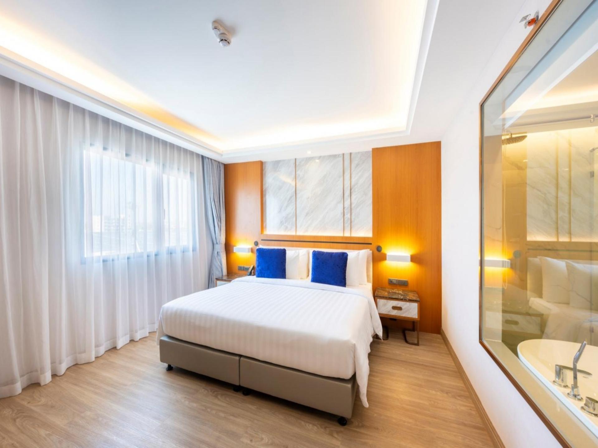 Wyndham Jomtien Pattaya Hotel Na Chom Thian Exterior foto