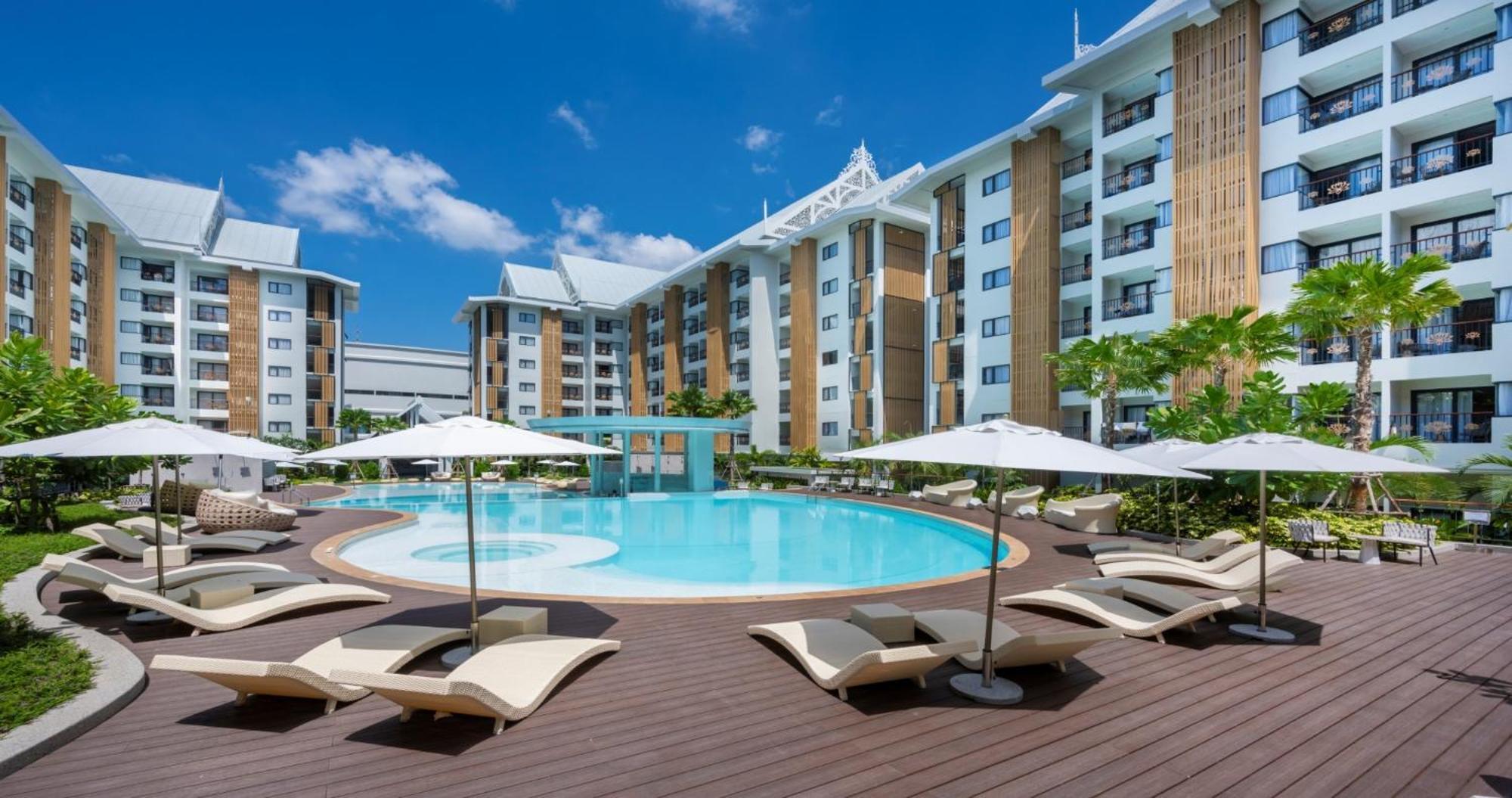 Wyndham Jomtien Pattaya Hotel Na Chom Thian Exterior foto