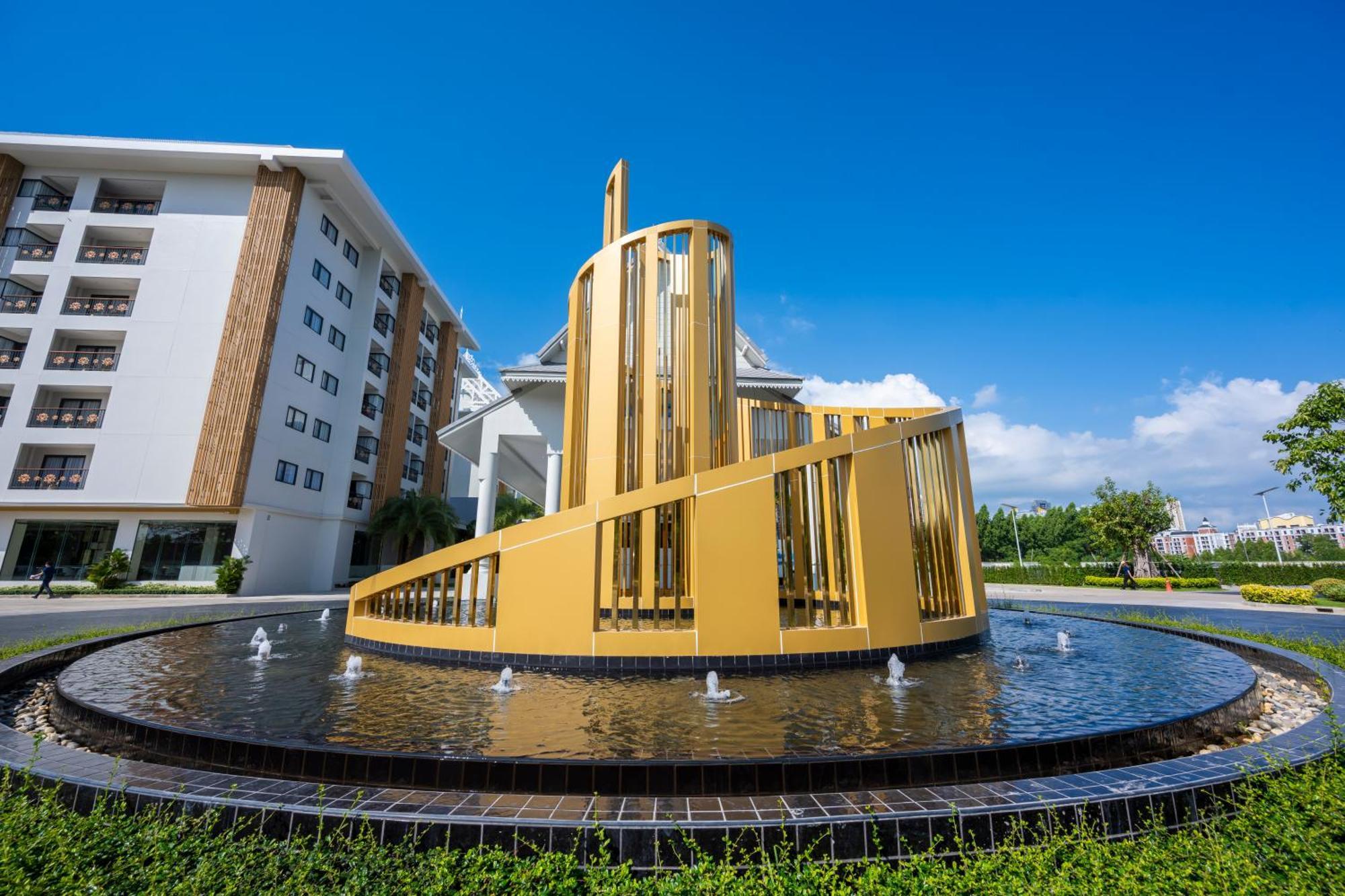 Wyndham Jomtien Pattaya Hotel Na Chom Thian Exterior foto